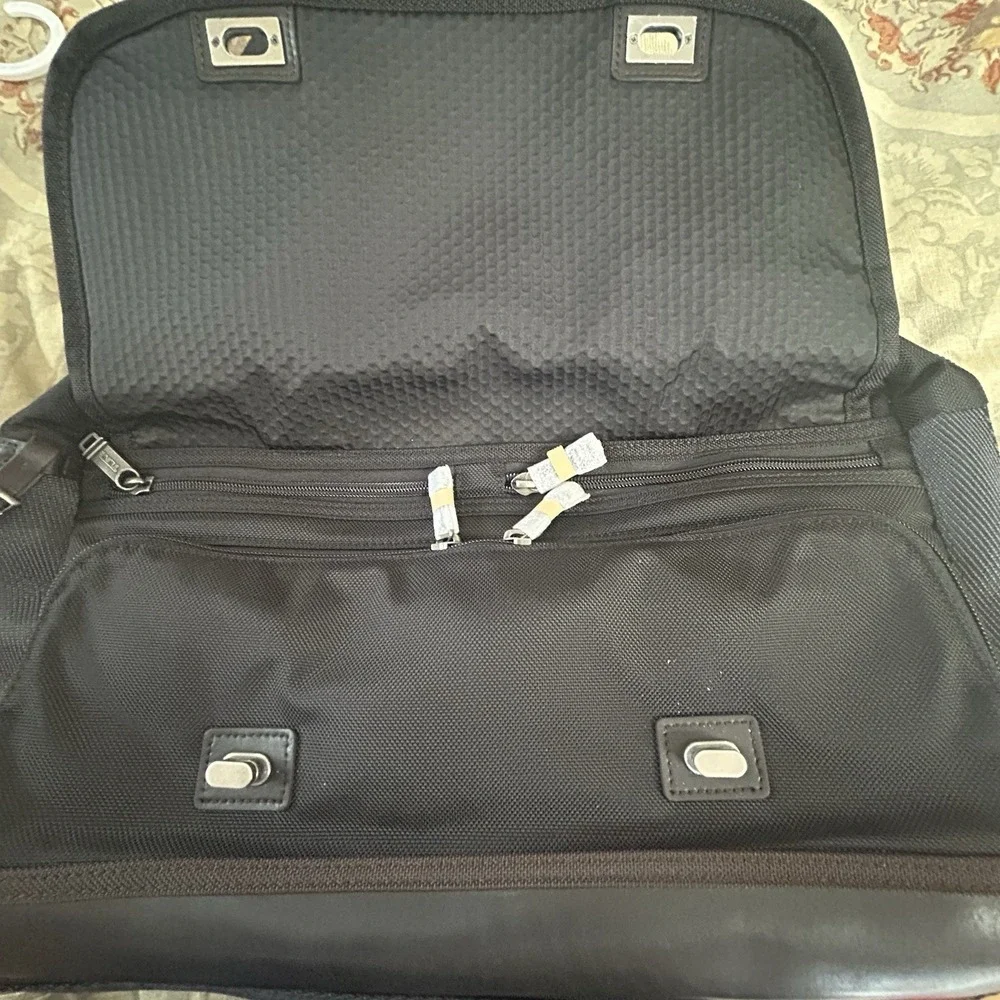 Tumi Alpha Bravo Pinckney Flap Brief Ballistic Nylon 22634 Travel Messenger